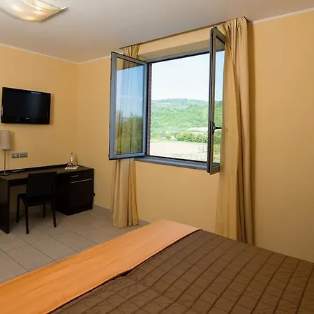 Hotel Letizia 3*