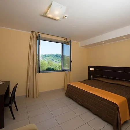 Letizia Hotel 3*
